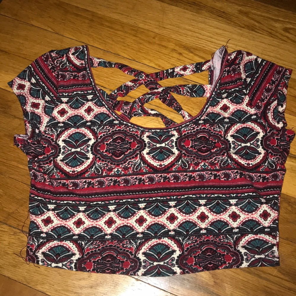 Criss cross paisley print crop top